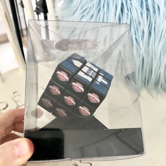 Toronto Maple Leafs, NHL, Rubiks Cube, 2009, Collectors Edition, New In Box RARE - Picture 4 of 8